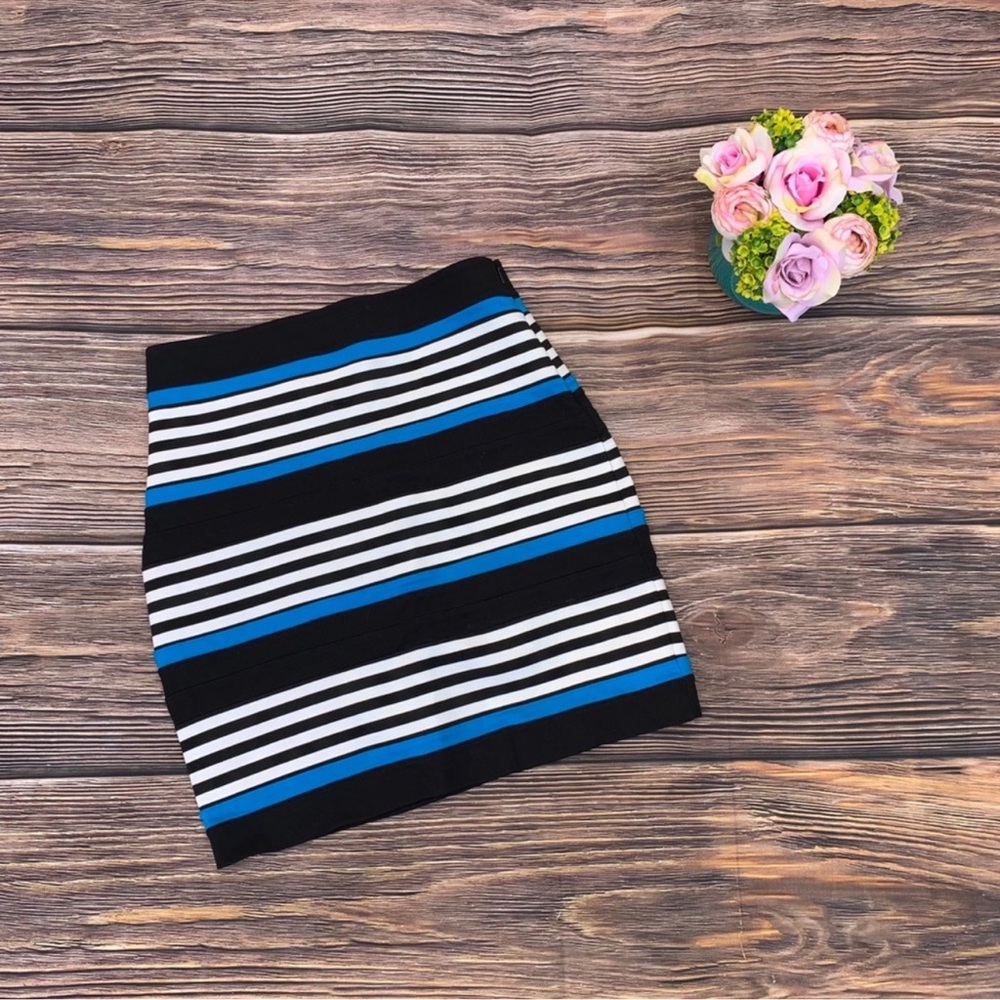 Express Striped Bandage Mini Skirt Size 6 – Black Blue White Bodycon Stretch